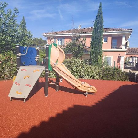까브리에 L'Arbois - T2 Avec Piscine Entre Aix Et Marseille 아파트 외부 사진